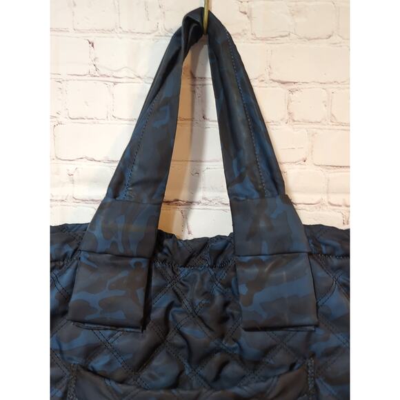 Marc Jacobs Quilted Nylon Knot Large Tote Bag Camouflage Midnight Blue Dust Bag - Picture 4 of 14